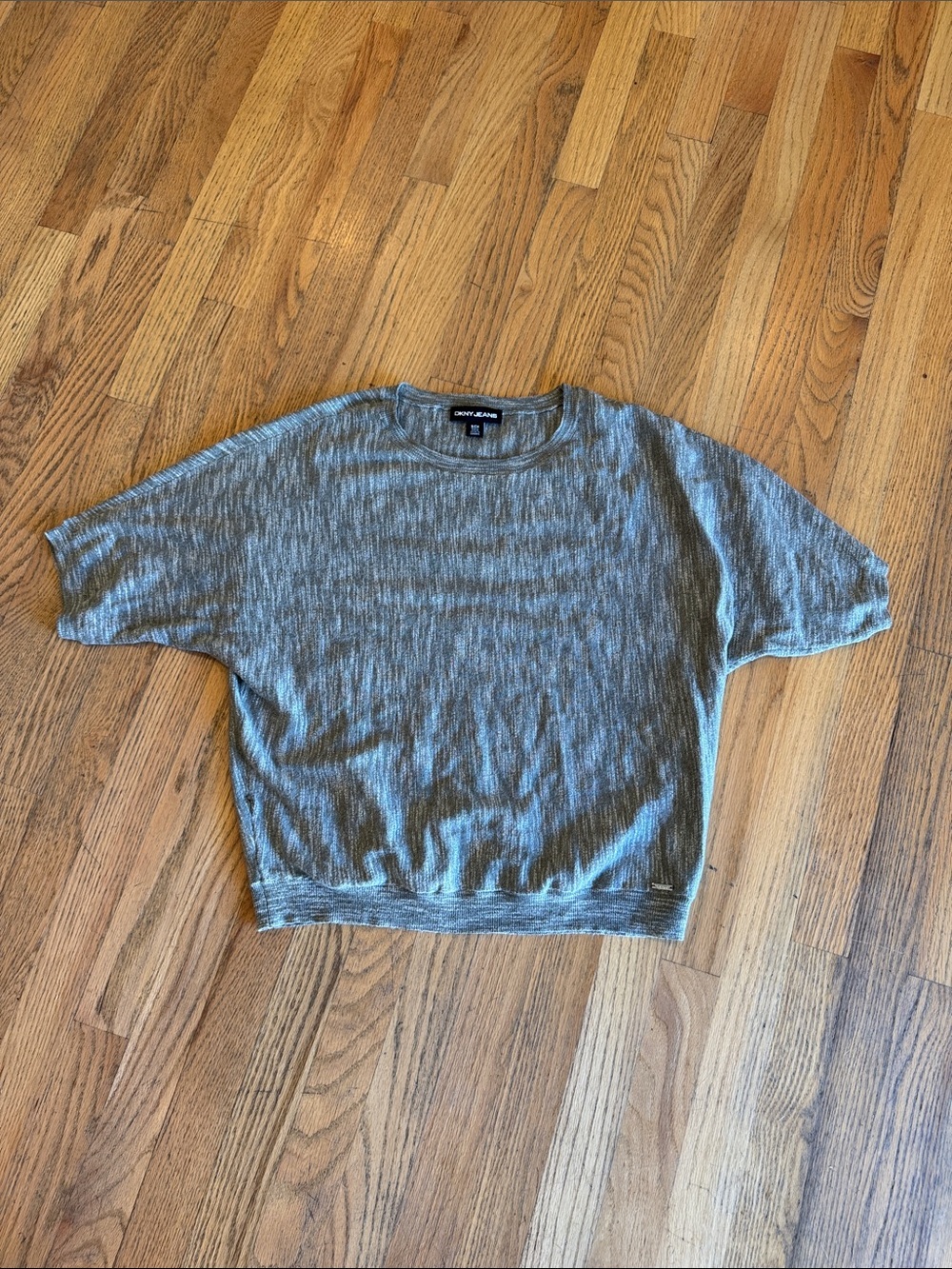 DKNY Heather Gray Short Sleeve Knit Pullover Small